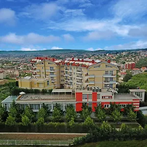 Hotel Dora